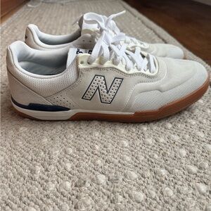New Balance Men's White sneakers